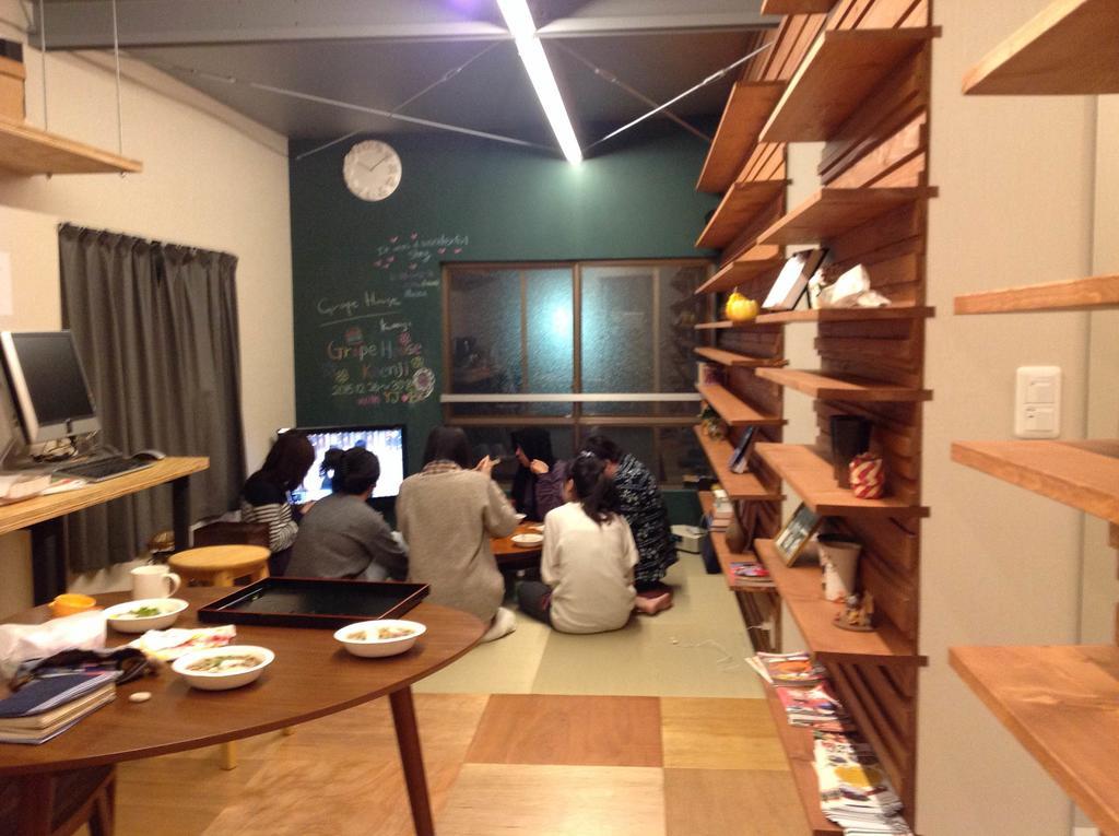 Хостел Grapehouse Koenji Токио Экстерьер фото